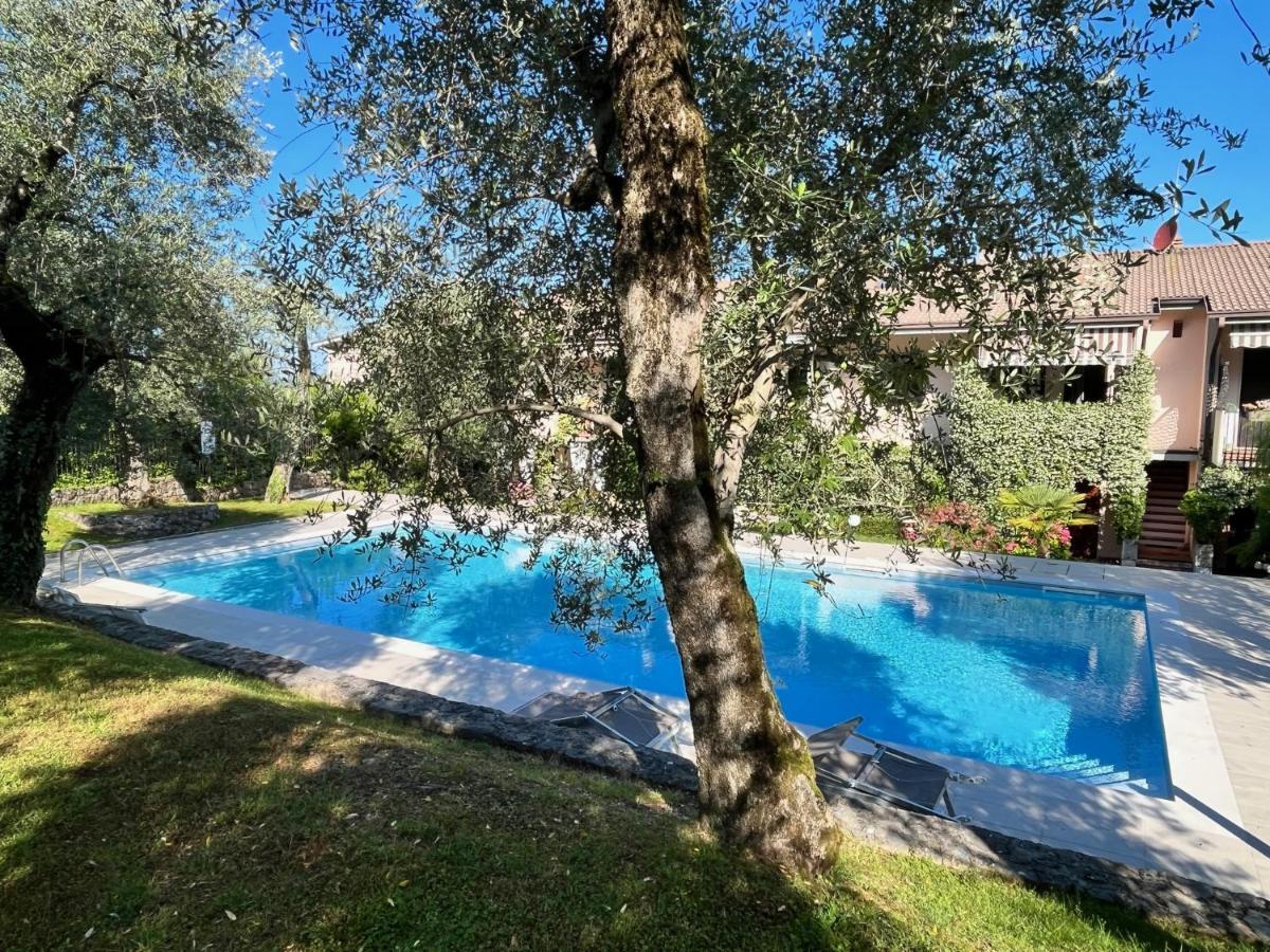 Residenza Riviera Degli Olivi Apartment Тори дел Бенако Екстериор снимка