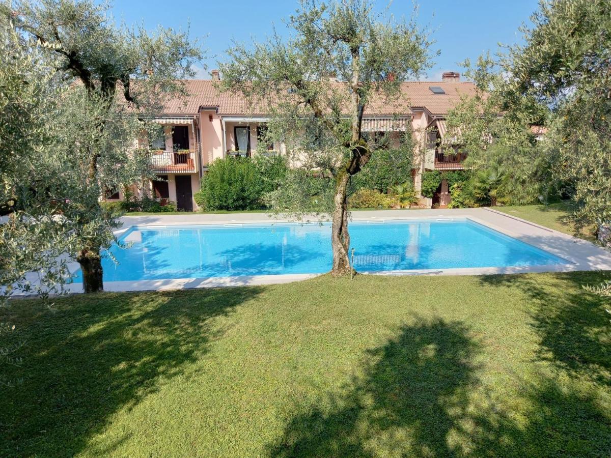 Residenza Riviera Degli Olivi Apartment Тори дел Бенако Екстериор снимка