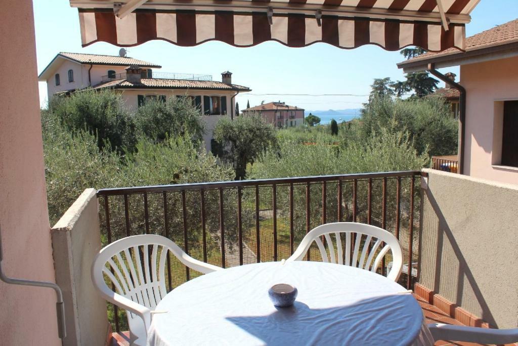 Residenza Riviera Degli Olivi Apartment Тори дел Бенако Екстериор снимка